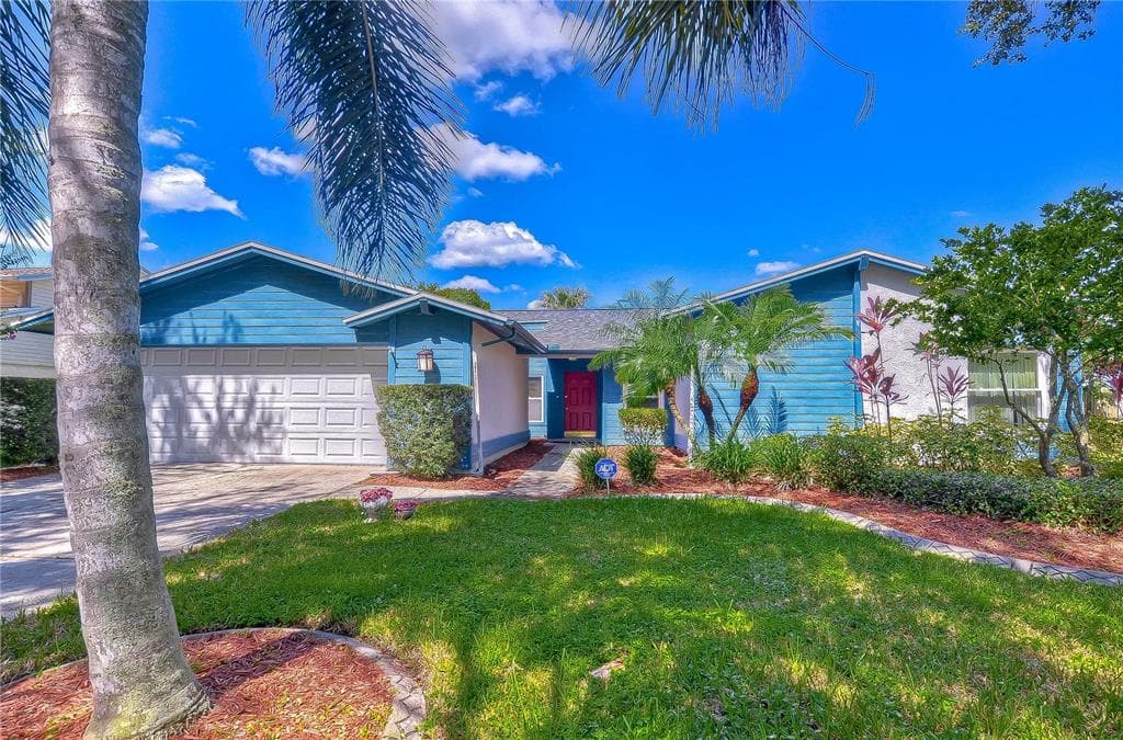 15908 COUNTRY PLACE TAMPA, FL 33624