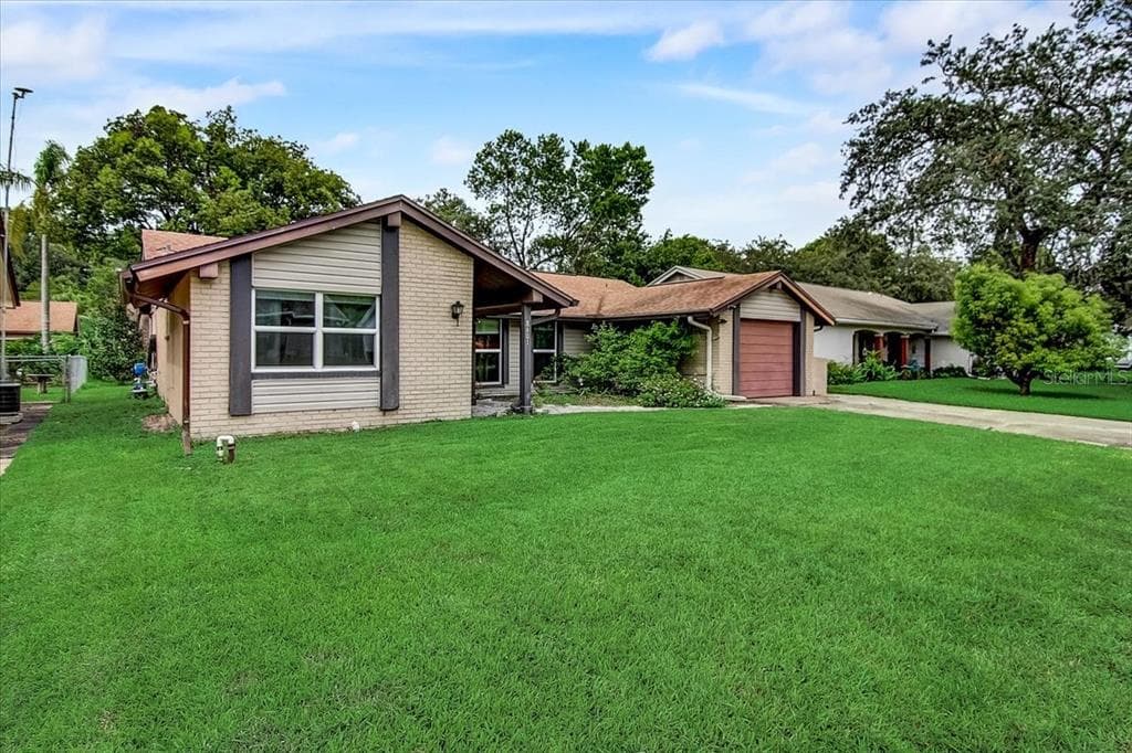 8601 HUNTING SADDLE DRIVE HUDSON, FL 34667