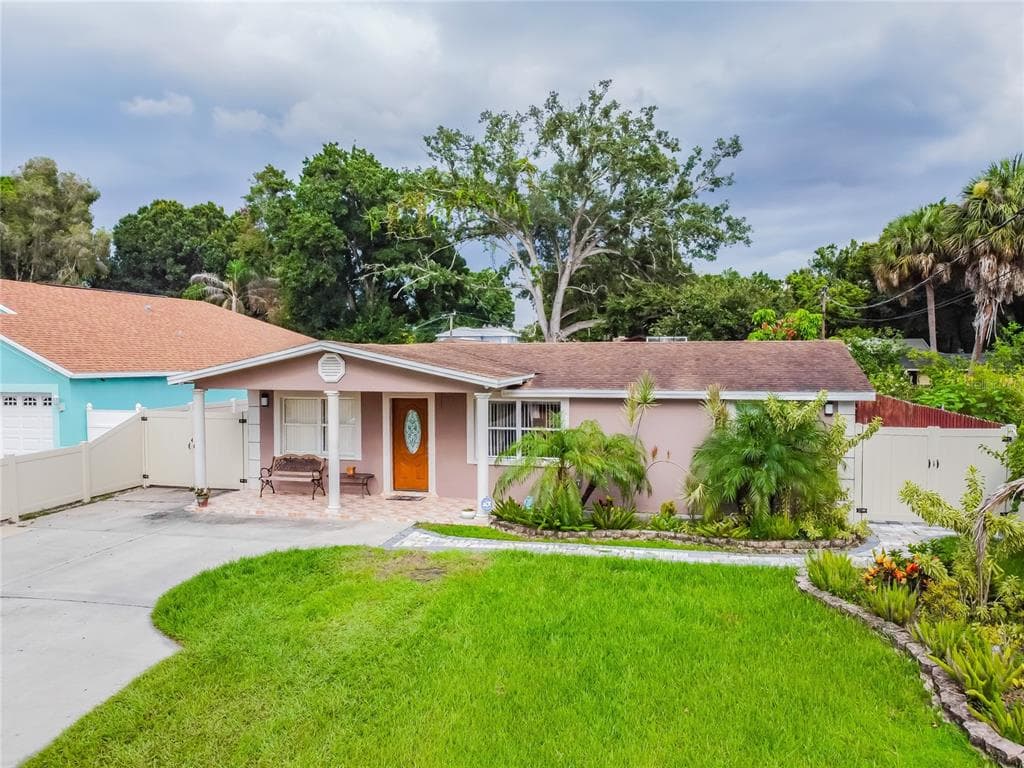 7013 N LOIS AVENUE TAMPA, FL 33614