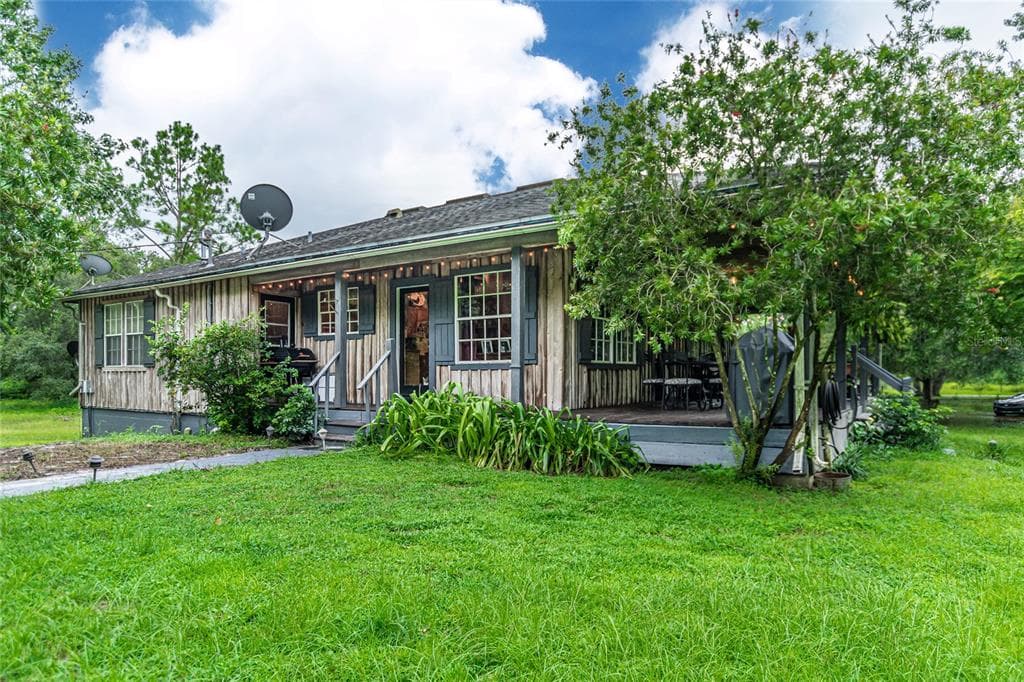 17200 PALOMINO LAKE DRIVE DADE CITY, FL 33523