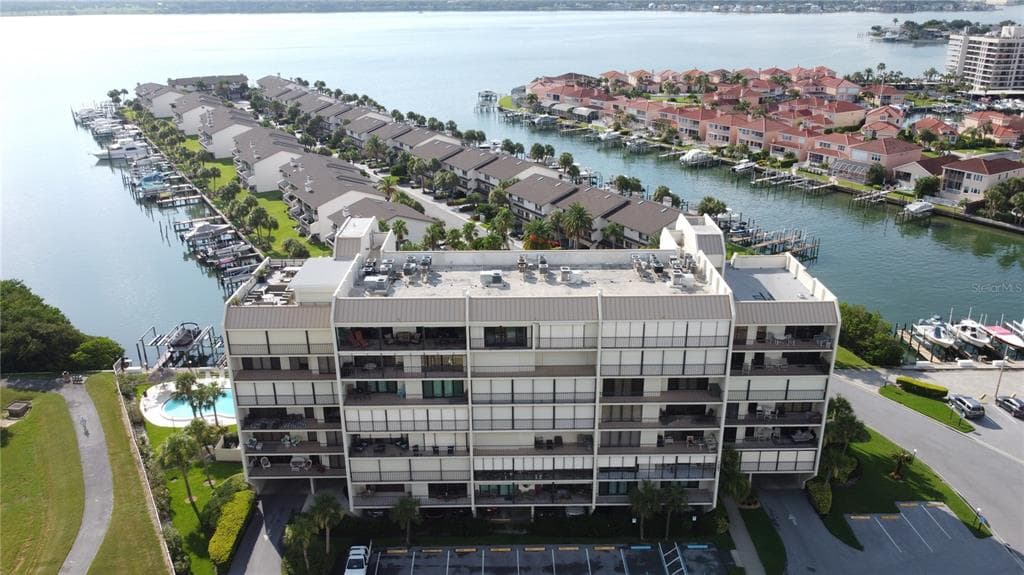 1581 GULF BLVD UNIT 102N