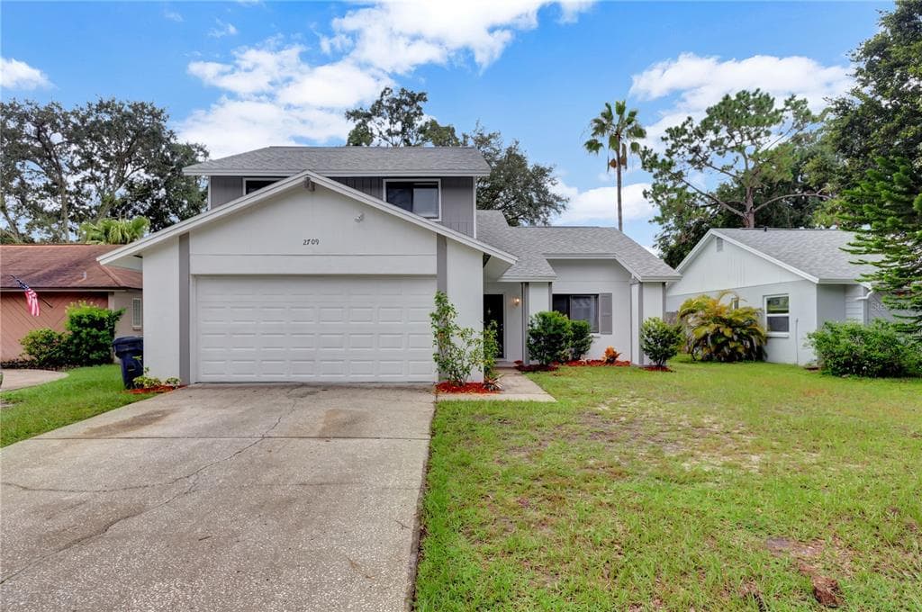 2709 LAKEVILLE DRIVE TAMPA, FL 33618