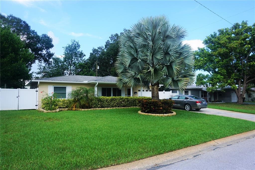 5274 28TH AVENUE N ST PETERSBURG, FL 33710