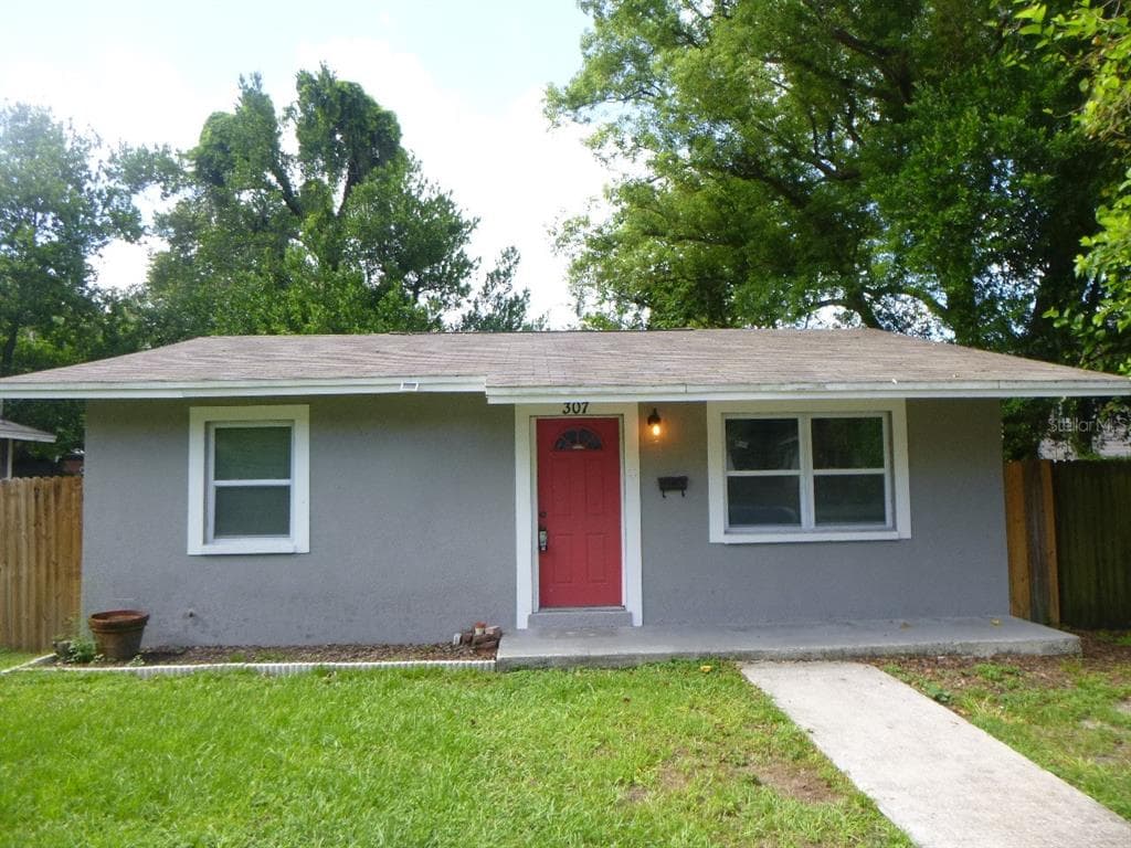 307 E HANNA AVENUE TAMPA, FL 33604
