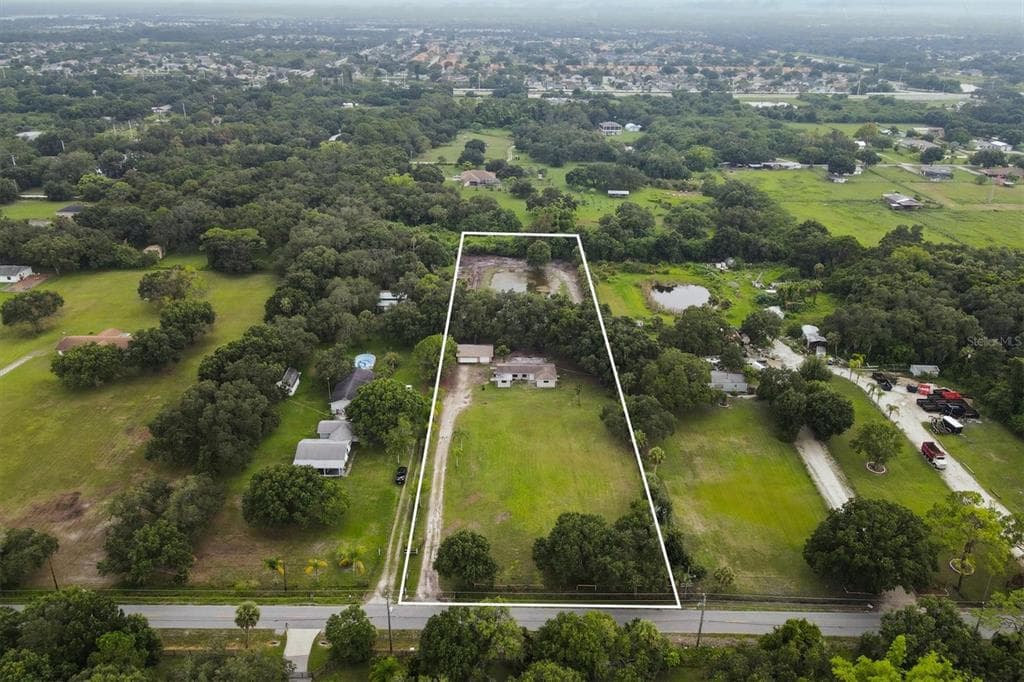 4212 34TH AVENUE E BRADENTON, FL 34208