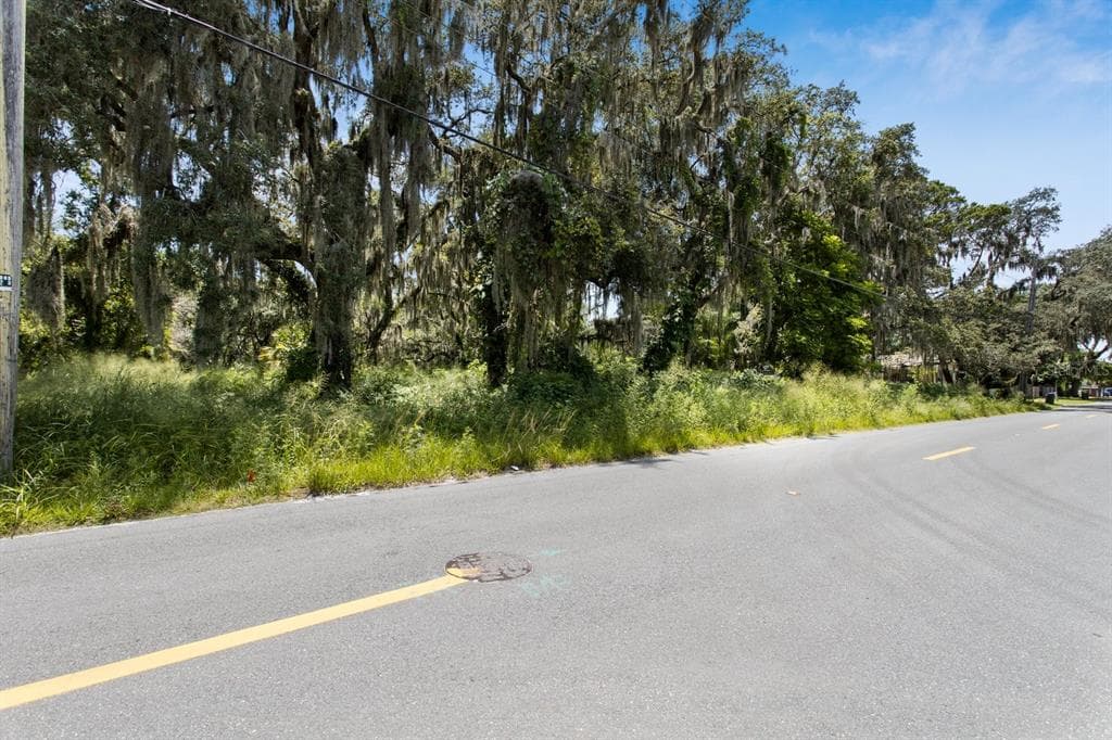 2901 & 2001 W GRANFIELD AVENUE PLANT CITY, FL 33563
