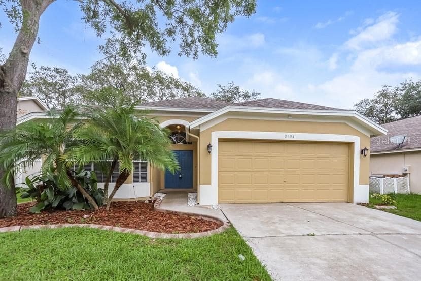 2524 GOTHAM WAY VALRICO, FL 33596