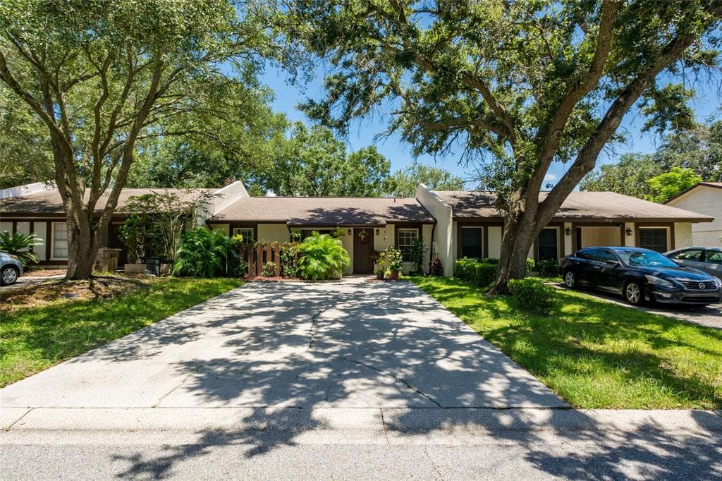 7708 SUMTER COURT TEMPLE TERRACE, FL 33637