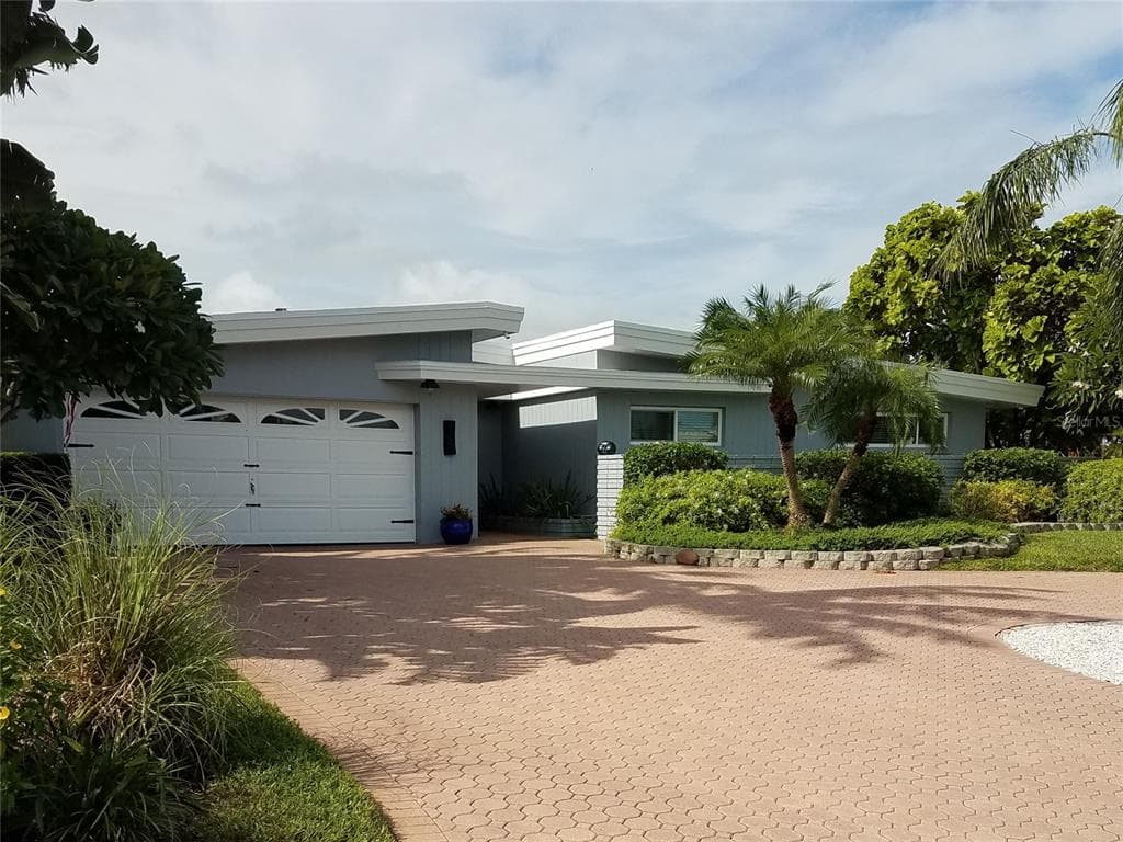 428 22ND STREET BELLEAIR BEACH, FL 33786