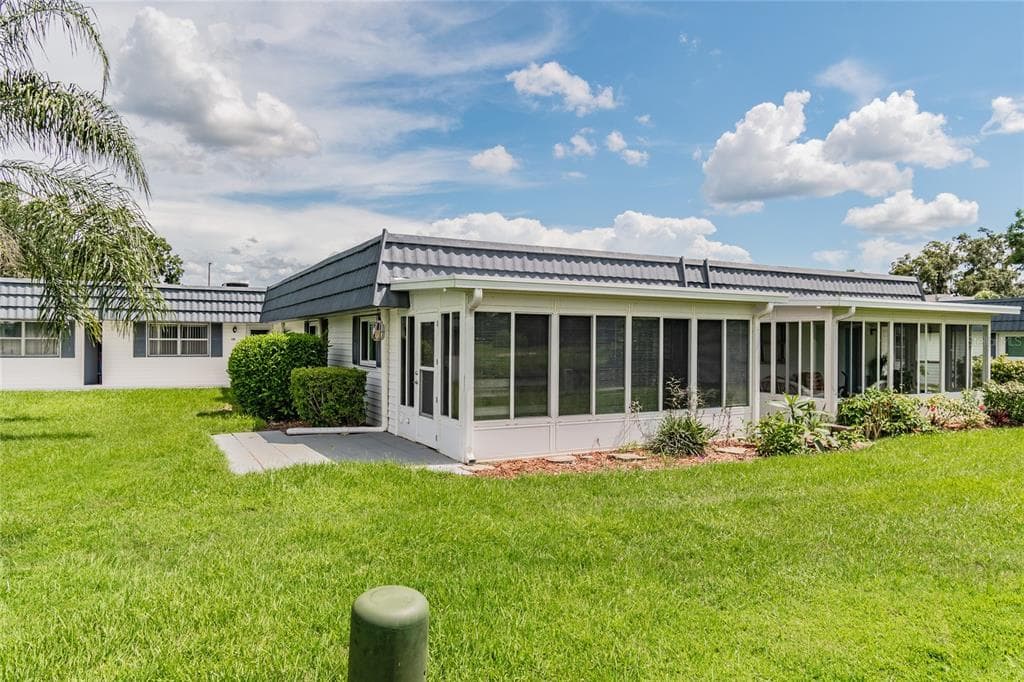 205 ANDOVER PLACE N UNIT 111 SUN CITY CENTER, FL 33573