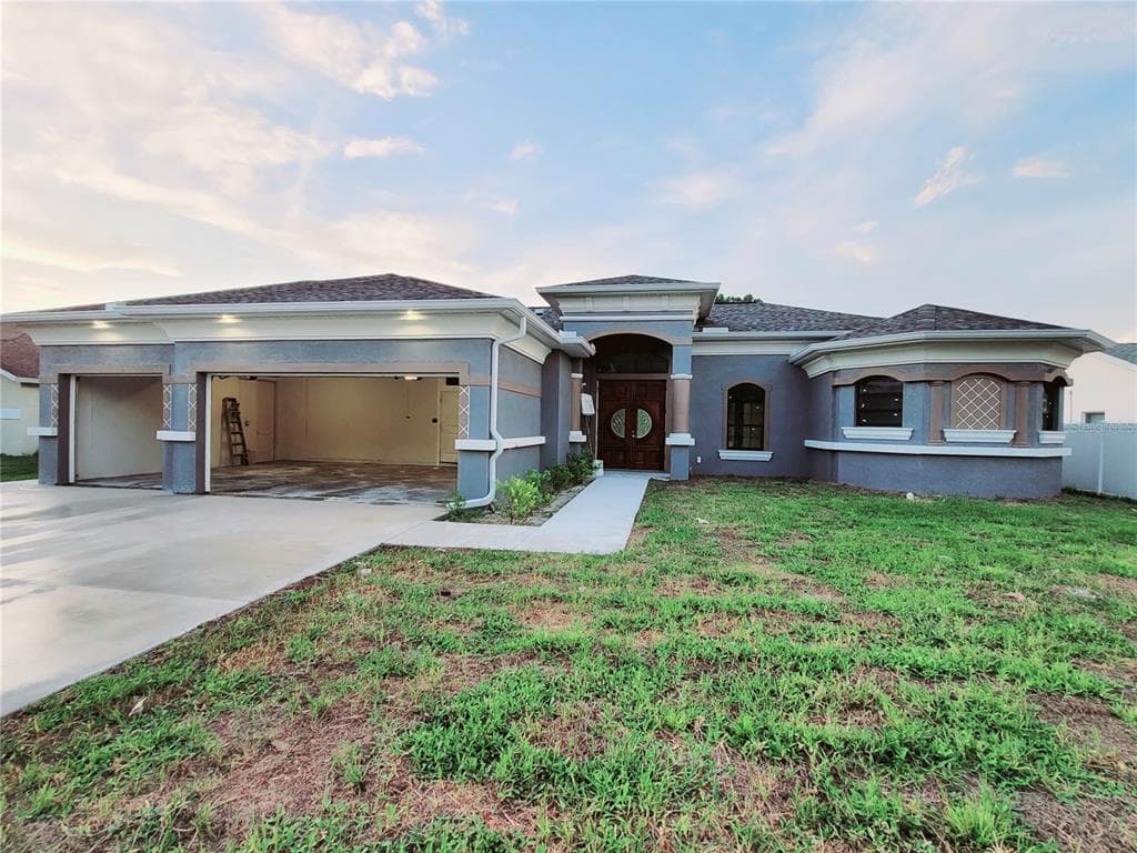 21262 PEACHLAND BOULEVARD