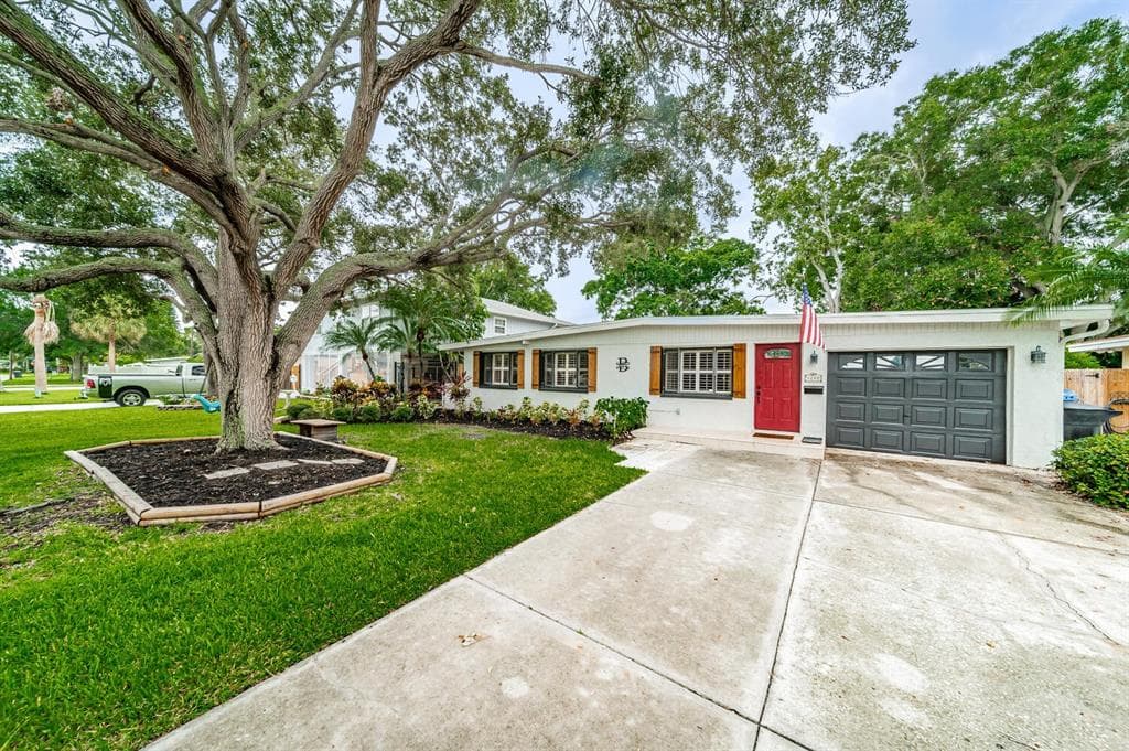 4200 CARSON STREET NE ST PETERSBURG, FL 33703