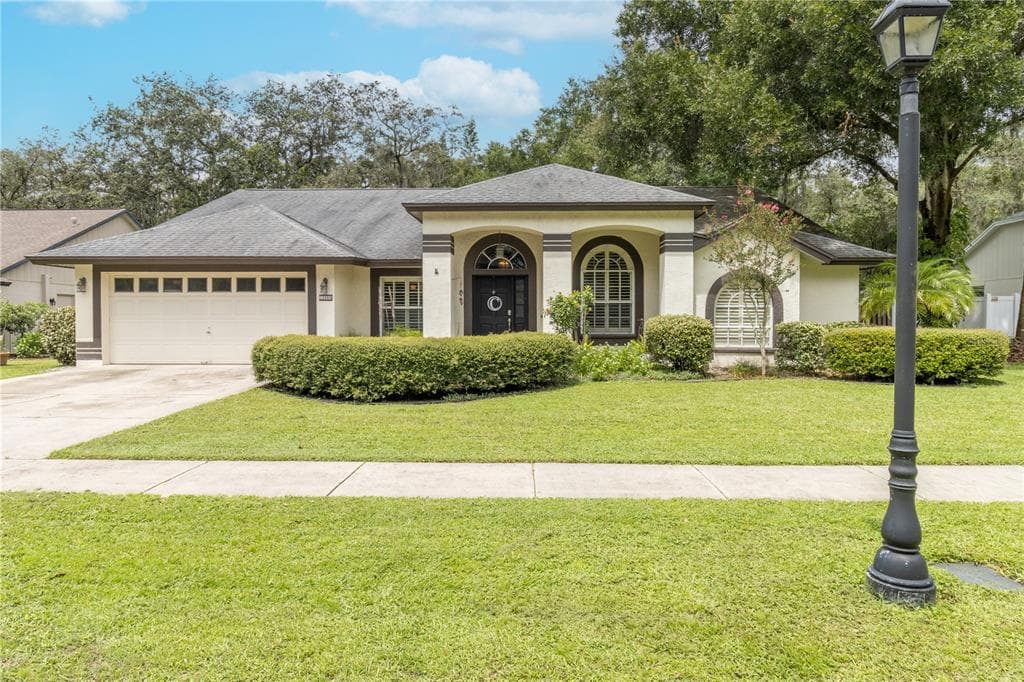 12806 WALLINGFORD DRIVE TAMPA, FL 33624