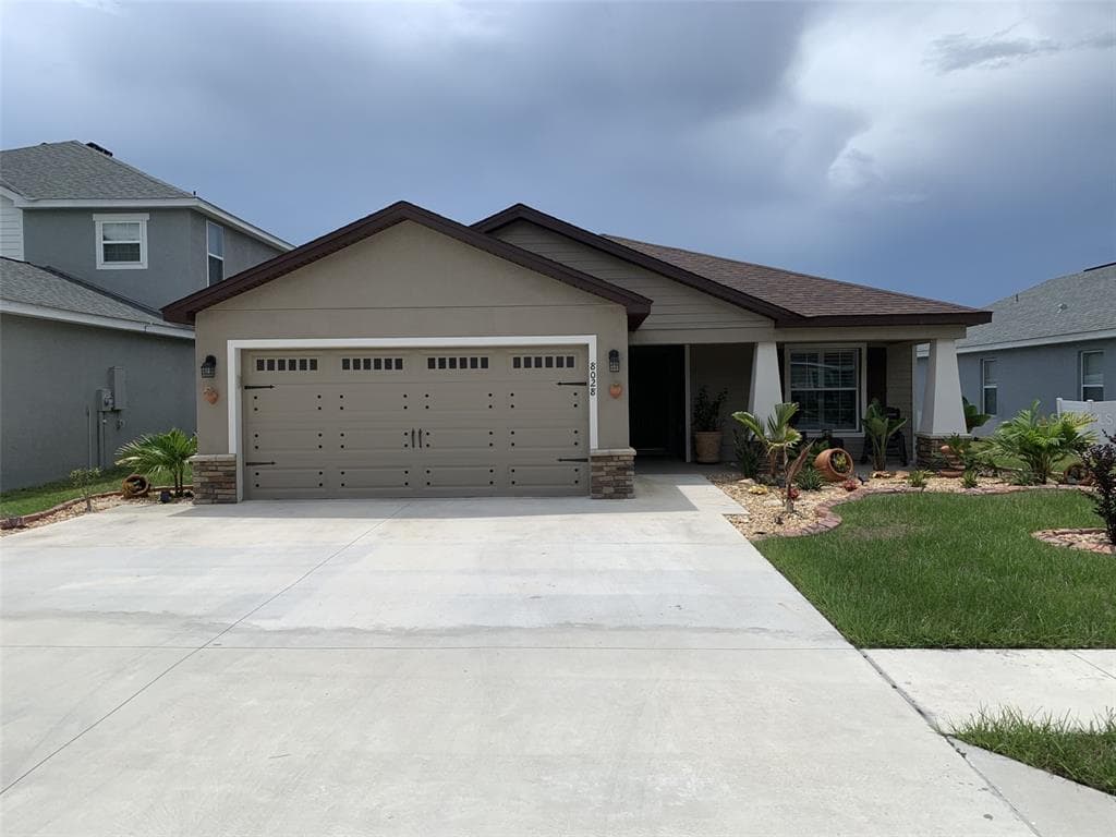 8028 DIAMOND CREEK LANE LAKELAND, FL 33809