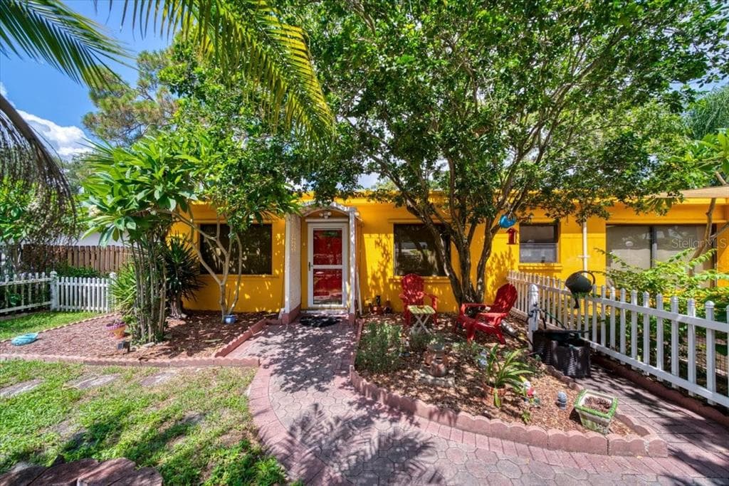 1644 BAYSHORE BOULEVARD DUNEDIN, FL 34698