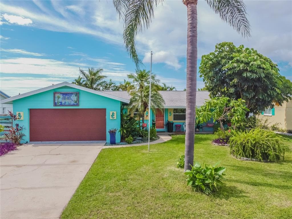 246 176TH AVENUE E REDINGTON SHORES, FL 33708