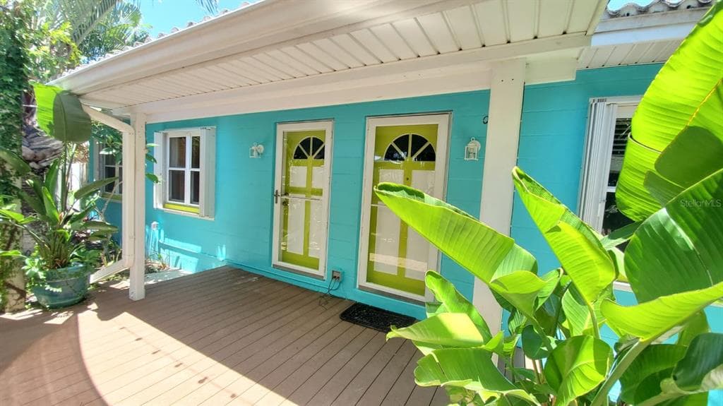 256 144TH AVENUE MADEIRA BEACH, FL 33708