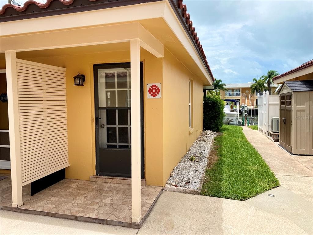 2600 PAULA DRIVE N UNIT 8A DUNEDIN, FL 34698