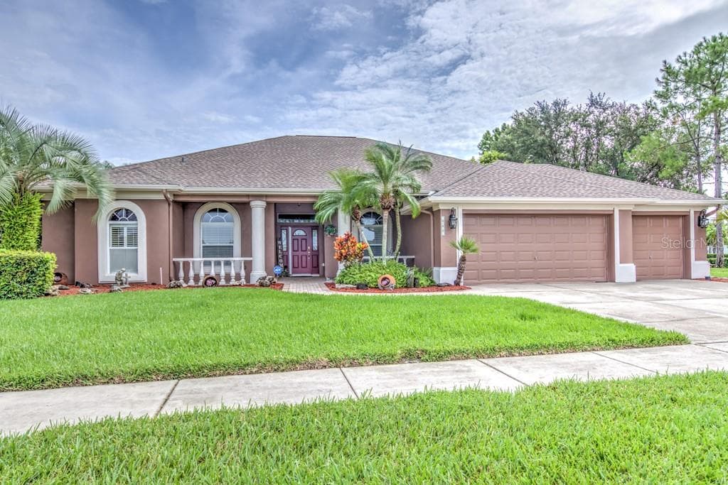 2821 LAKE MICHAELA BOULEVARD VALRICO, FL 33596