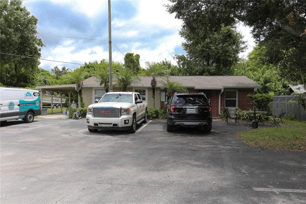6911 CONATY DRIVE TAMPA, FL 33634