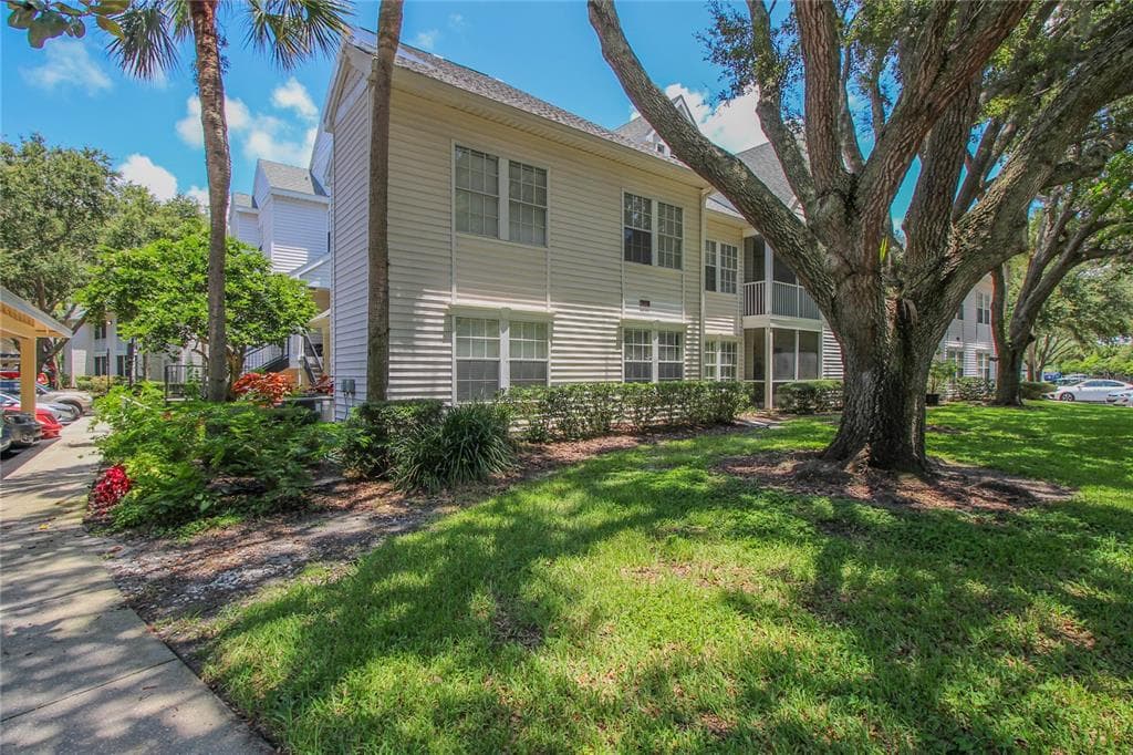 3275 HAVILAND COURT UNIT 201 PALM HARBOR, FL 34684