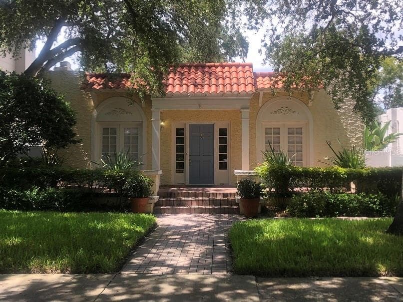 2627 W SUNSET DRIVE TAMPA, FL 33629