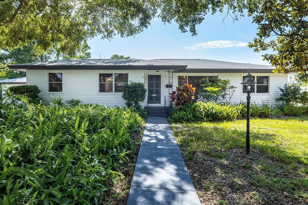 1220 RIDGE AVENUE CLEARWATER, FL 33755