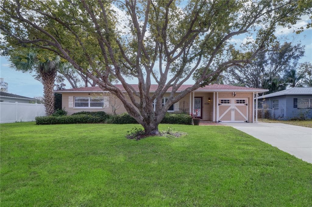 11736 85TH AVENUE SEMINOLE, FL 33772