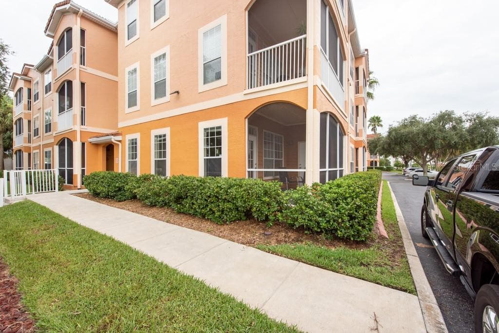 5000 CULBREATH KEY WAY UNIT 1-102 TAMPA, FL 33611