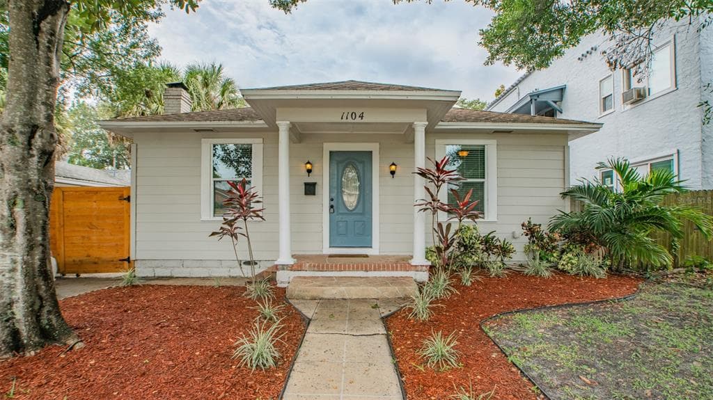 1104 21ST AVENUE N ST PETERSBURG, FL 33704