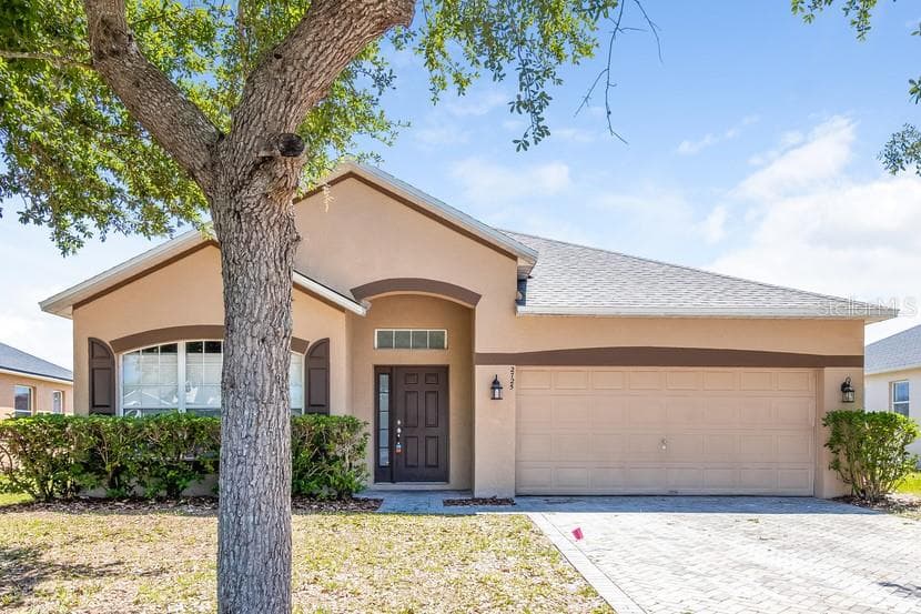 2725 EAGLE GLEN CIRCLE KISSIMMEE, FL 34746