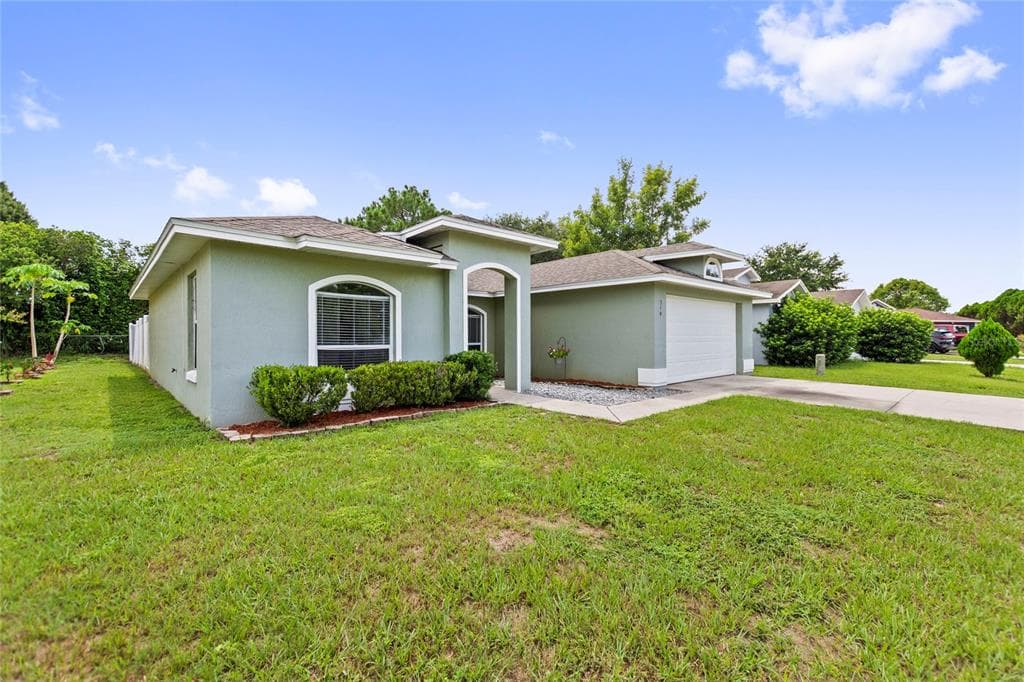 318 LAKE DAISY LOOP WINTER HAVEN, FL 33884