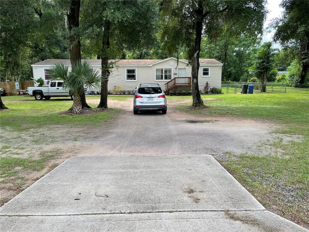 1415 N KINGSWAY ROAD SEFFNER, FL 33584