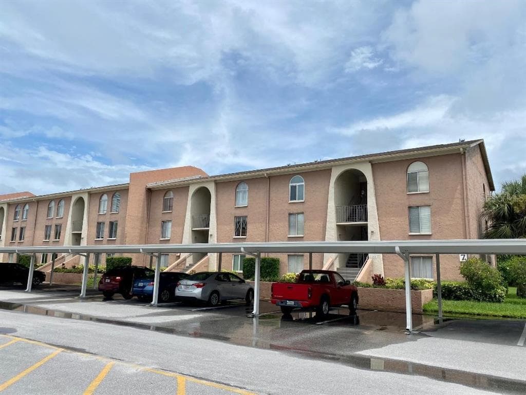 235 114TH AVENUE N UNIT 5 ST PETERSBURG, FL 33716