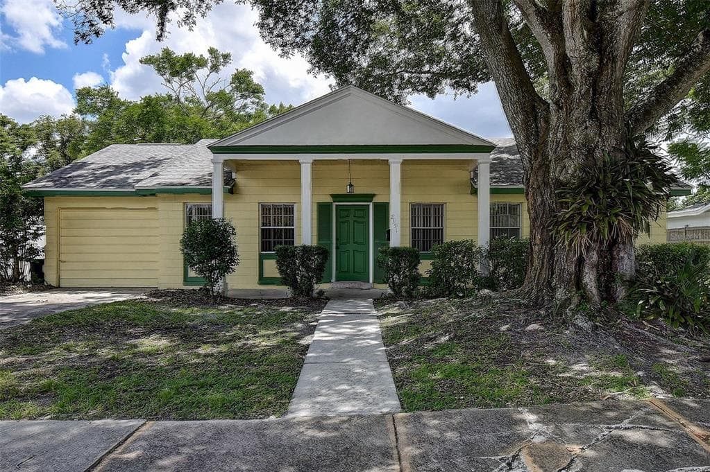 2351 FERN PLACE TAMPA, FL 33604