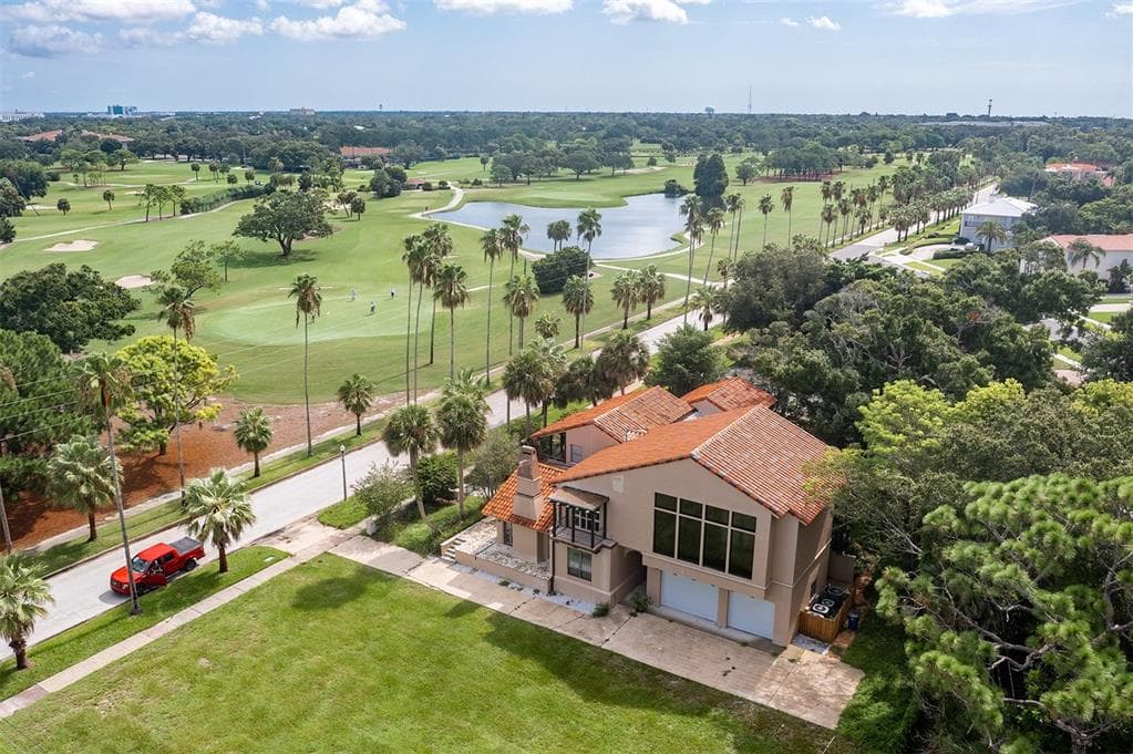 565 BAYVIEW DRIVE BELLEAIR, FL 33756