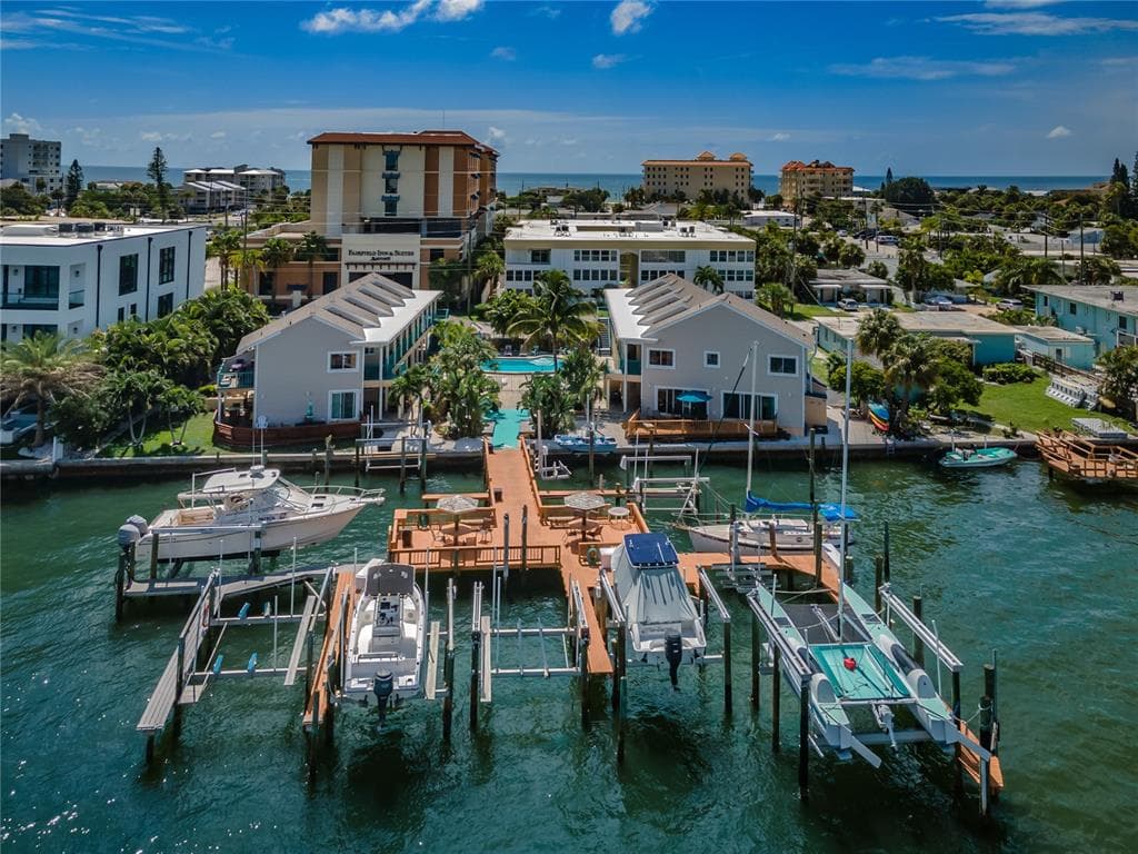673 BAY ESPLANADE UNIT 103 CLEARWATER, FL 33767