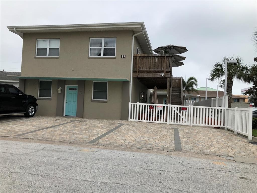 37 144TH AVENUE MADEIRA BEACH, FL 33708