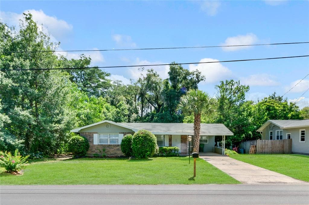 645 N STONE STREET DELAND, FL 32720