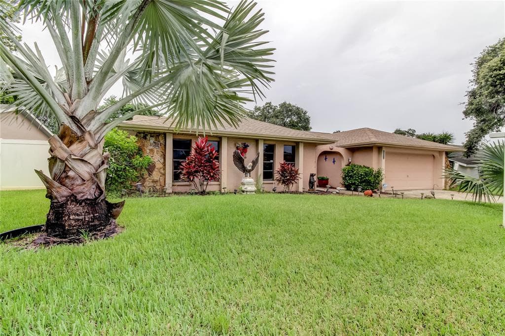 13311 LAKESHORE BOULEVARD HUDSON, FL 34667