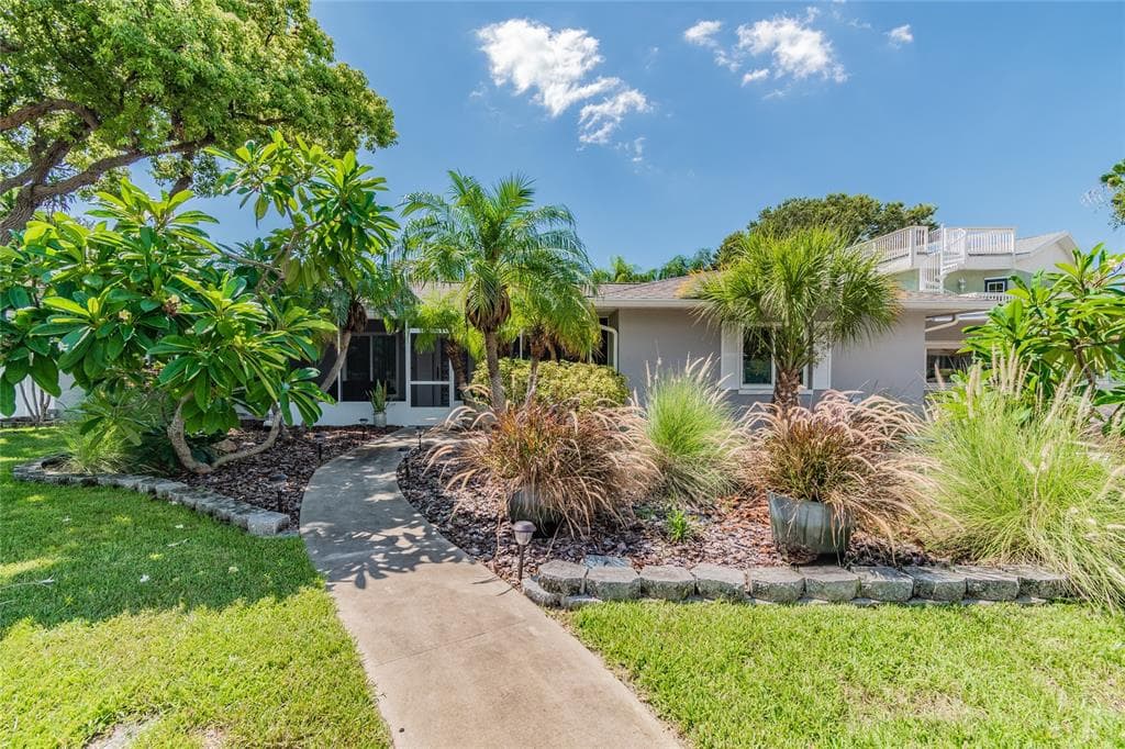 26 160TH AVENUE REDINGTON BEACH, FL 33708