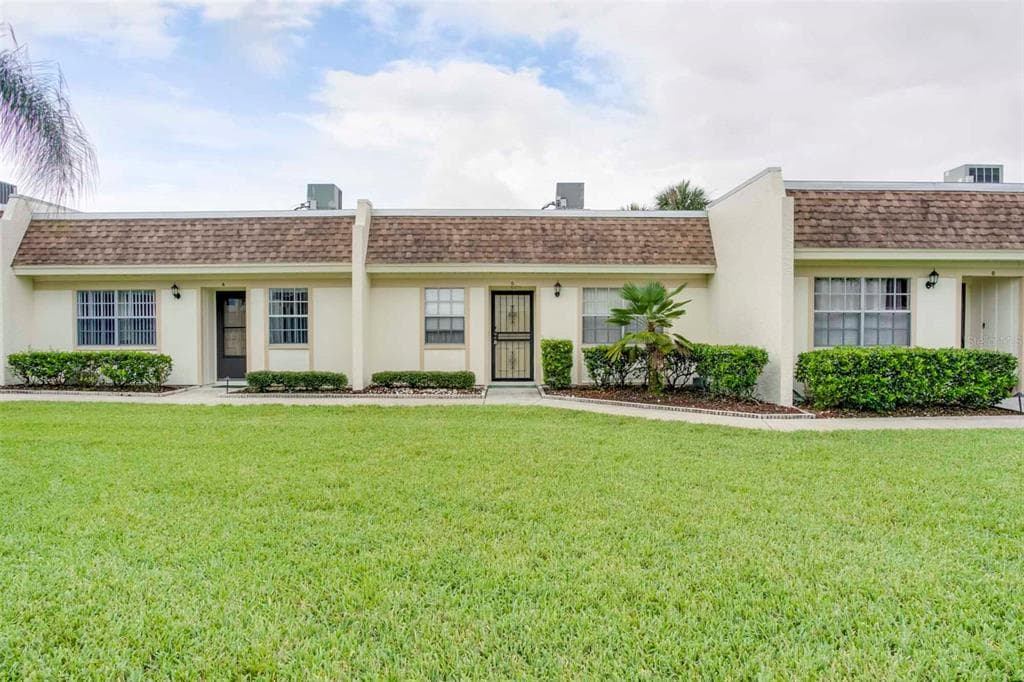 8231 SEVEN OAKS COURT UNIT 5 PORT RICHEY, FL 34668