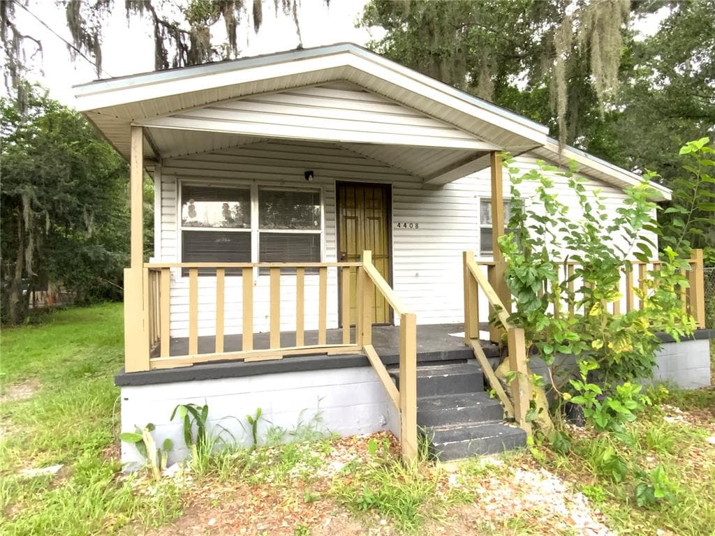4408 THONOTOSASSA AVENUE TAMPA, FL 33610
