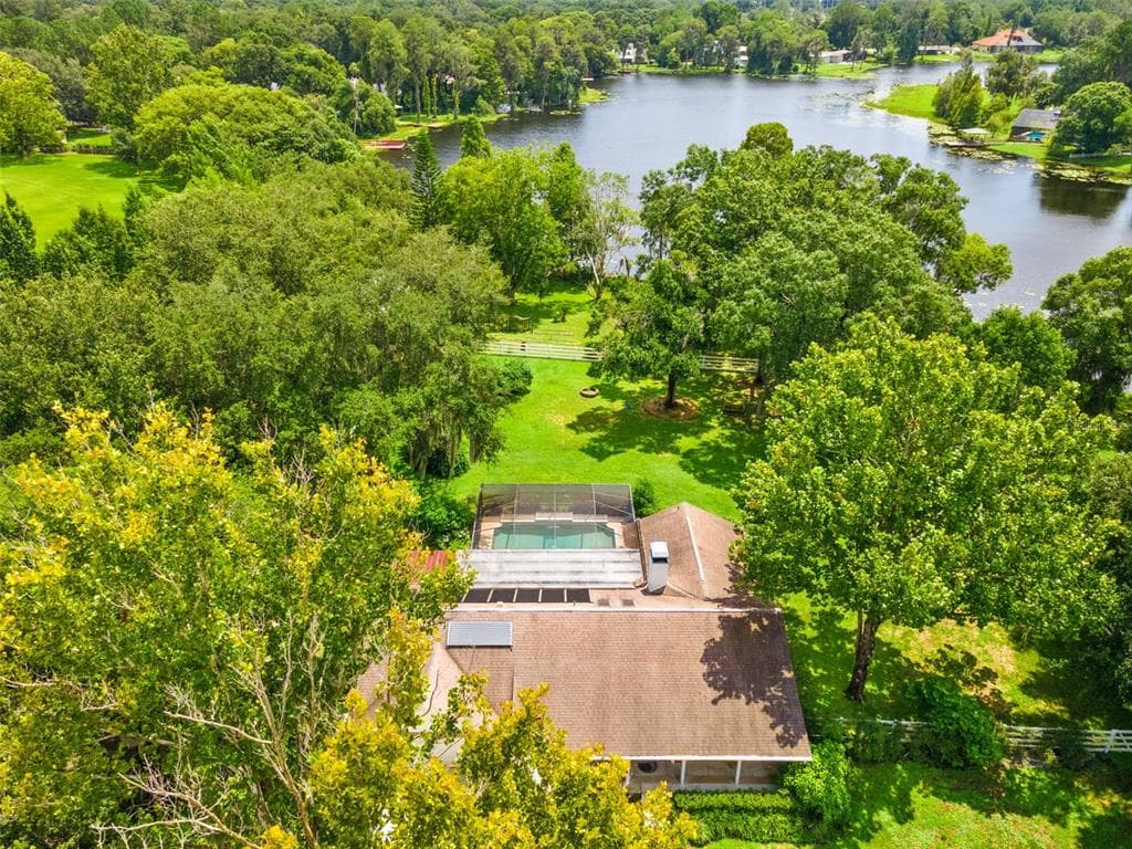 19019 MERRY LANE LUTZ, FL 33548
