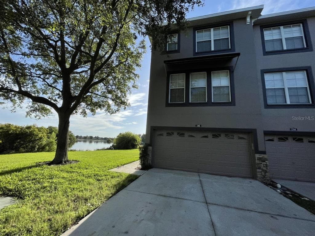 1202 CHATHAM PINE PLACE BRANDON, FL 33511