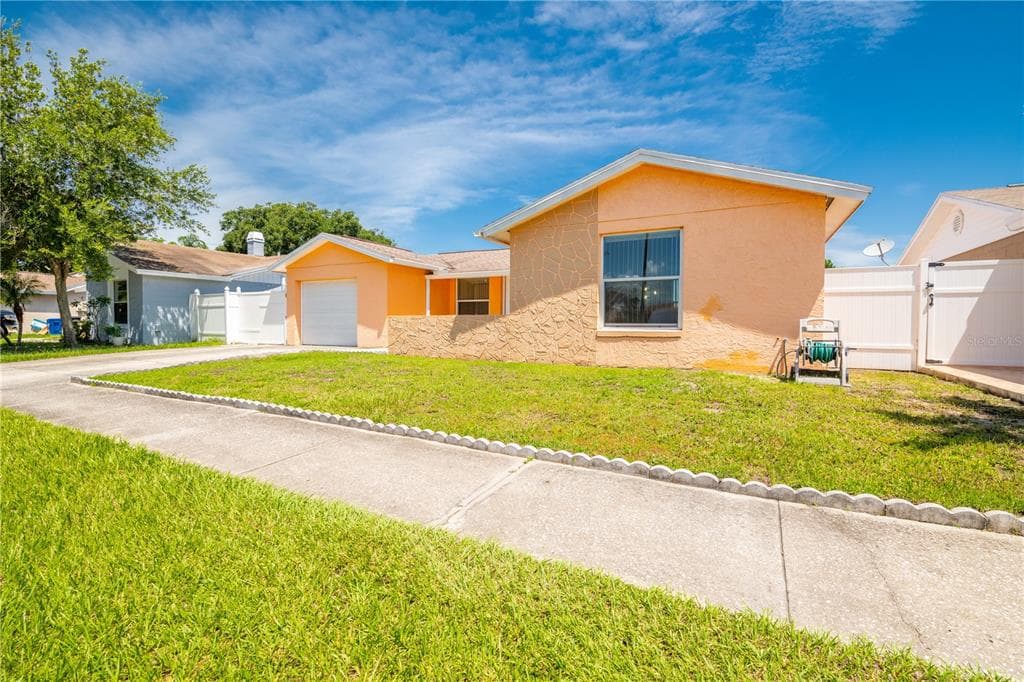 8016 TIMBERLANE DRIVE TAMPA, FL 33615