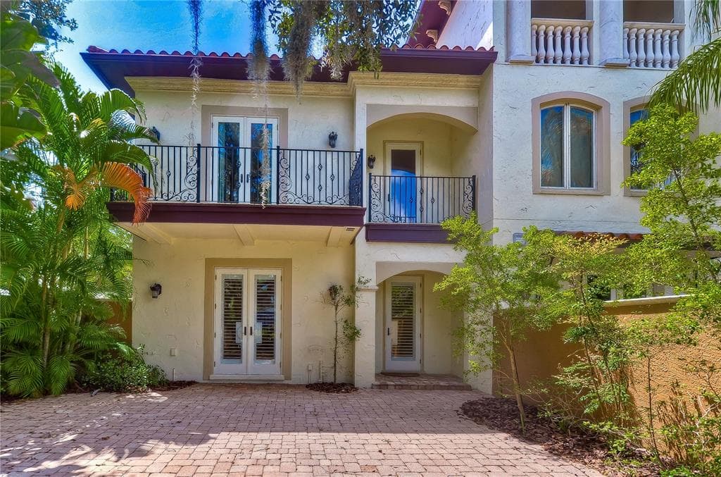 3826 W PLATT STREET TAMPA, FL 33609