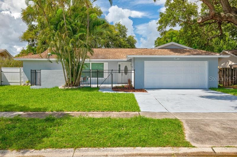 13577 LAS PALMAS DRIVE LARGO, FL 33774