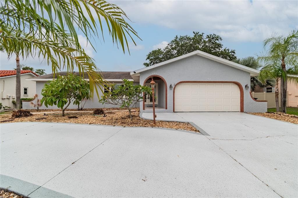 752 FLAMINGO DRIVE