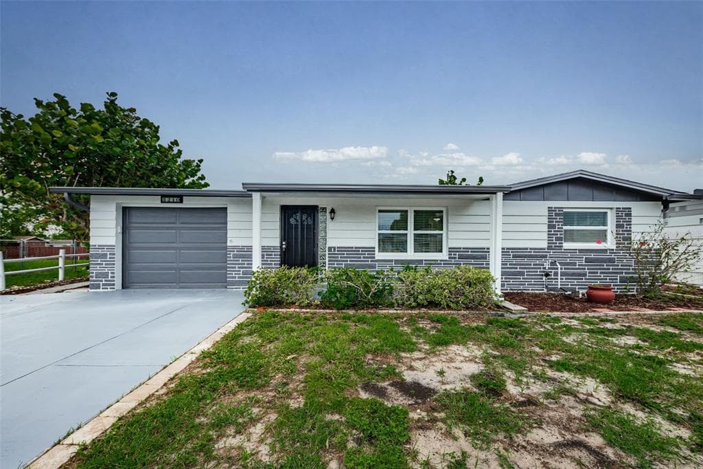 5210 VICTORIA LANE HOLIDAY, FL 34690